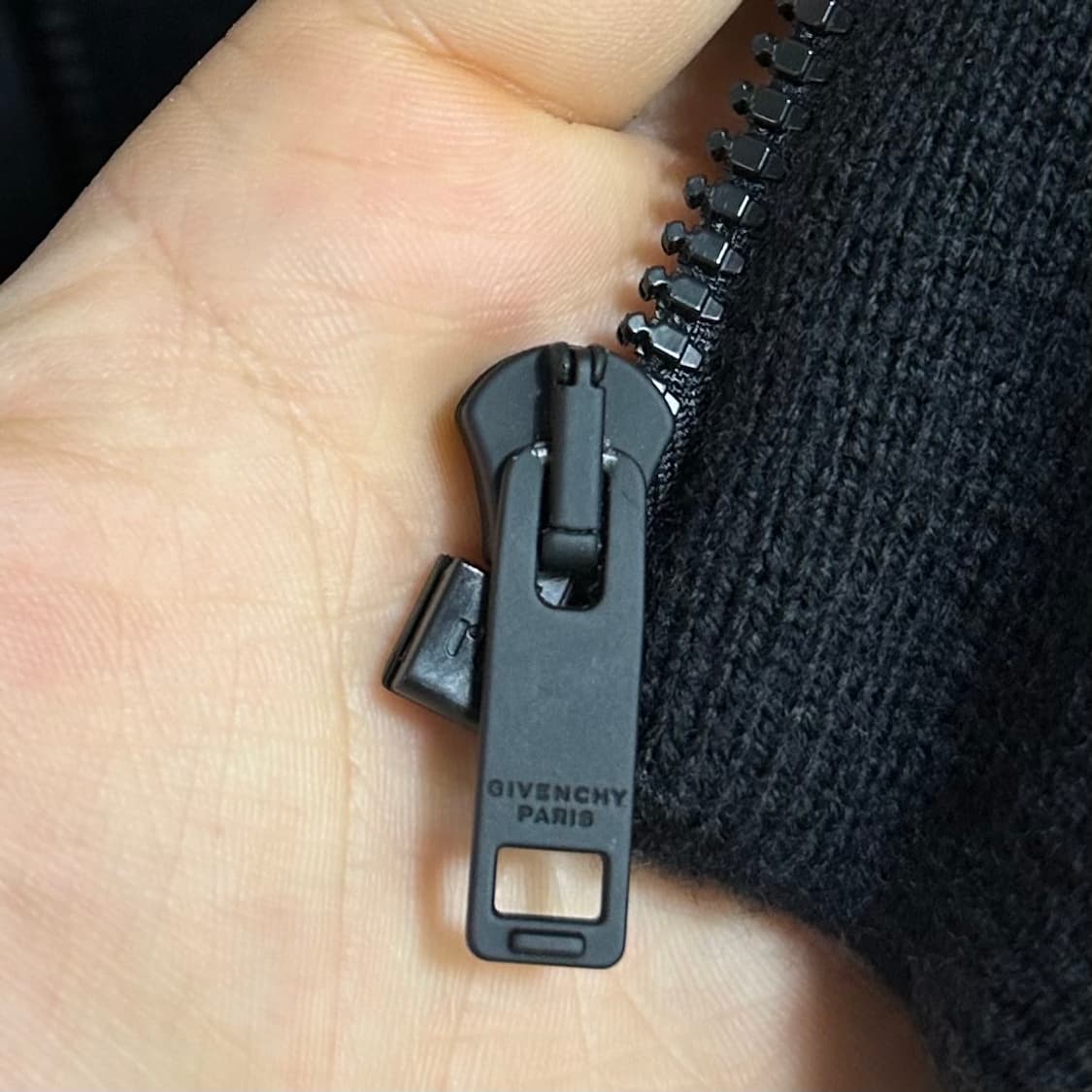 [새상품] 지방시 백로고 니트 봄버 바시티 후드 자켓 상품이미지8