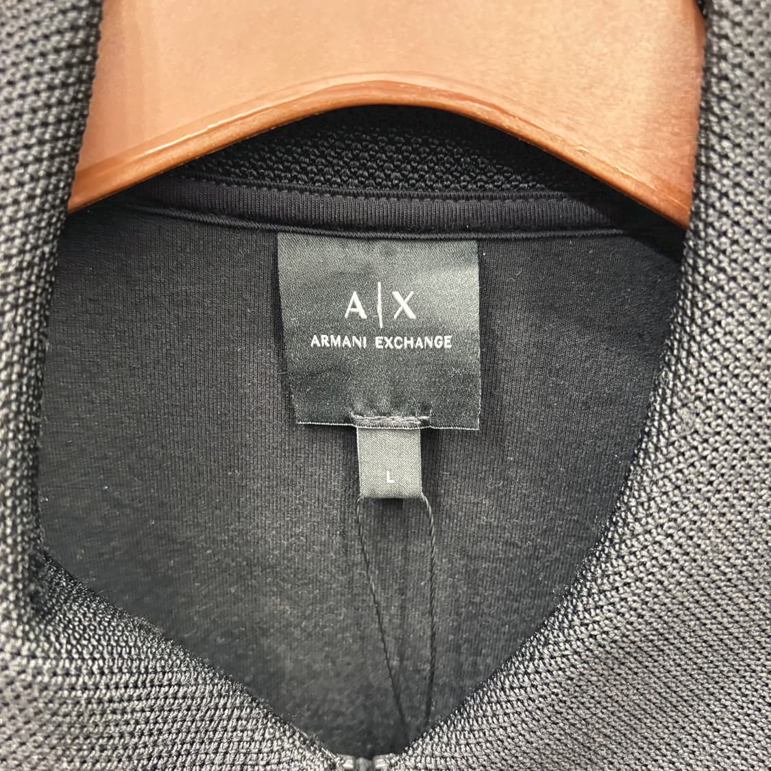 아르마니 익스체인지 카라 자켓 로고 패치 메시 배색 카라 디테일 블랙 상품이미지6