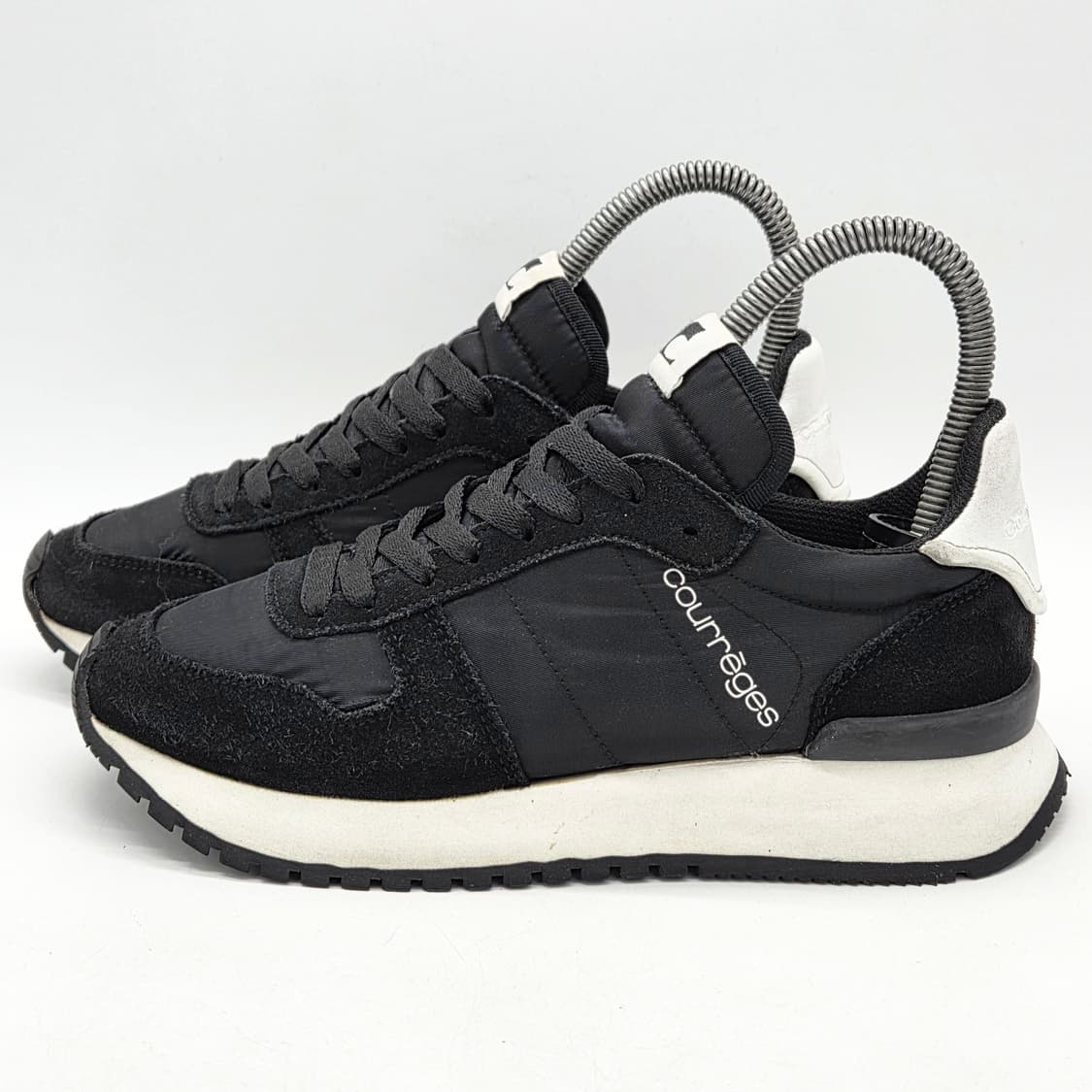 꾸레쥬 우먼스 트레이너 스니커즈 검/흰 (37) 상품이미지1