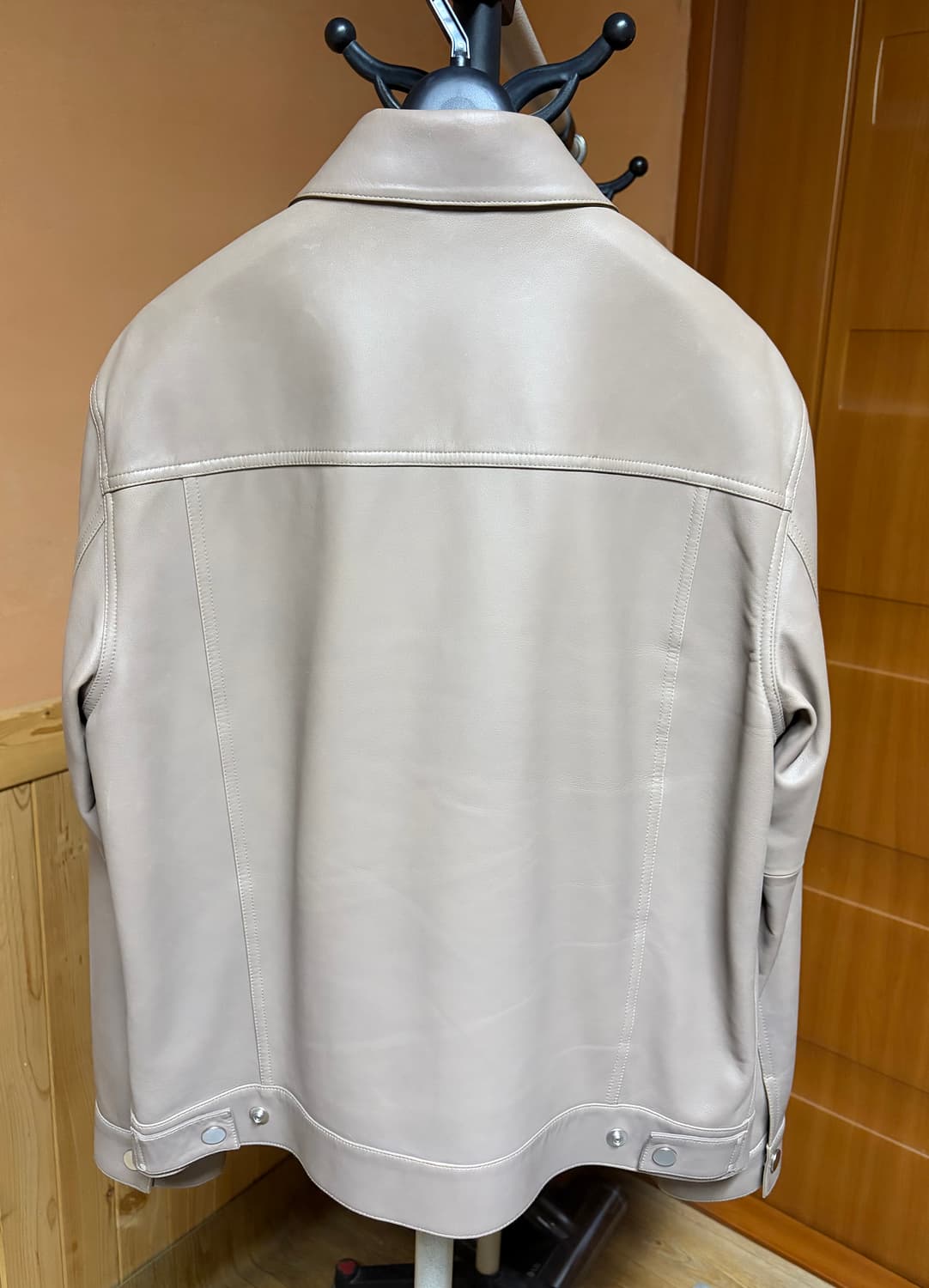 띠어리 양가죽 자켓 판매 합니다. 상품이미지4