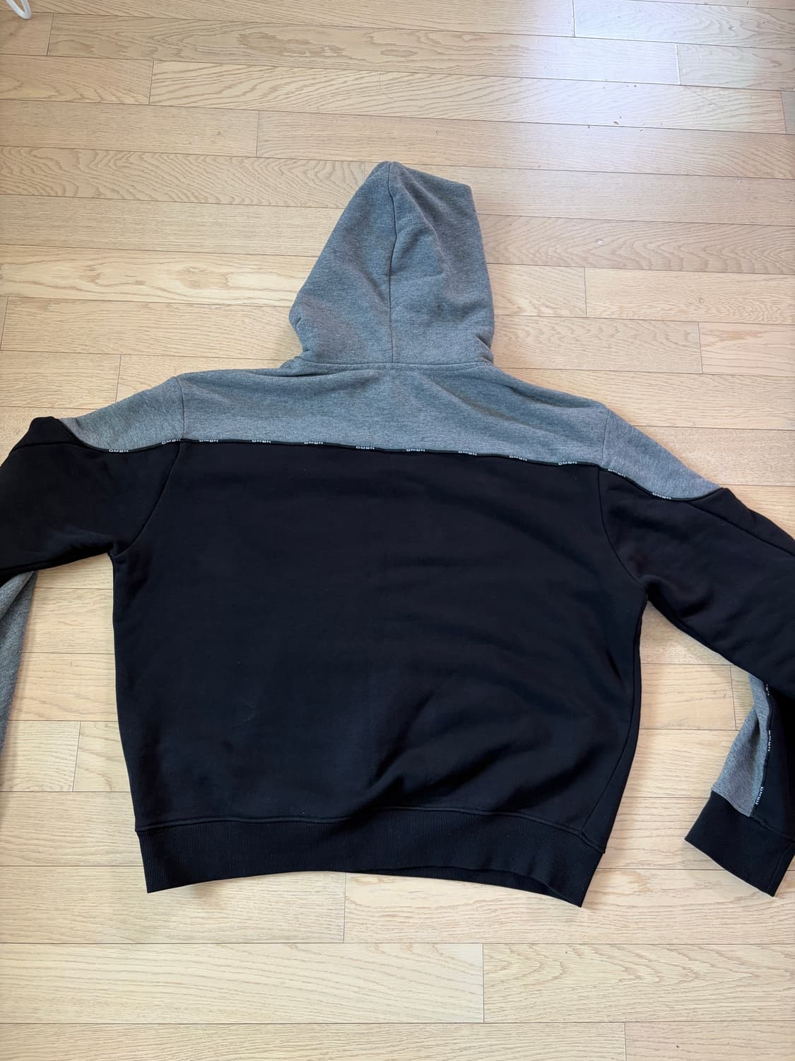 Gmbh 타마르 콘트라스트 패널 후디 상품이미지3