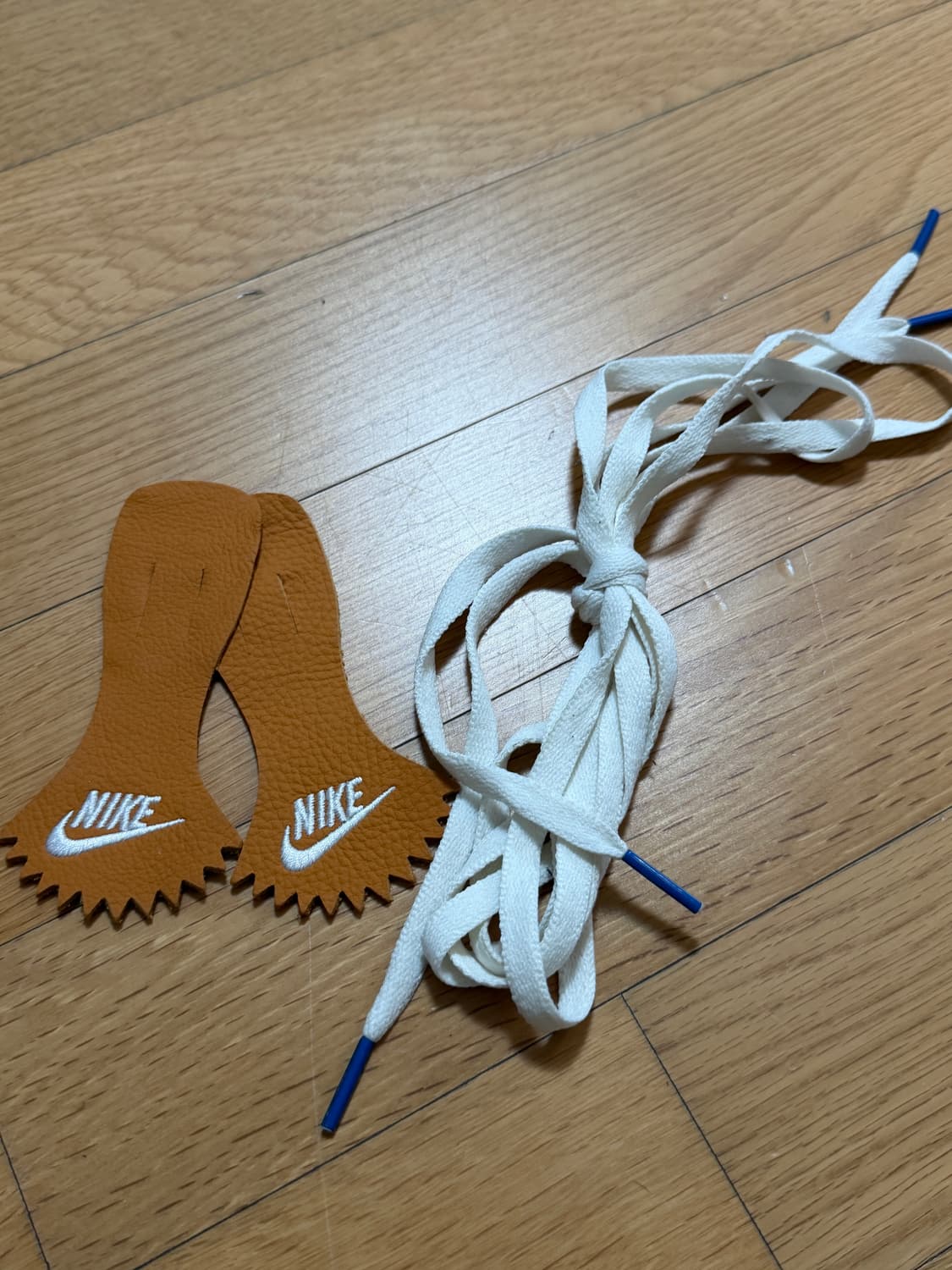 나이키 코르테즈 23 se 위트 골드 상품이미지4