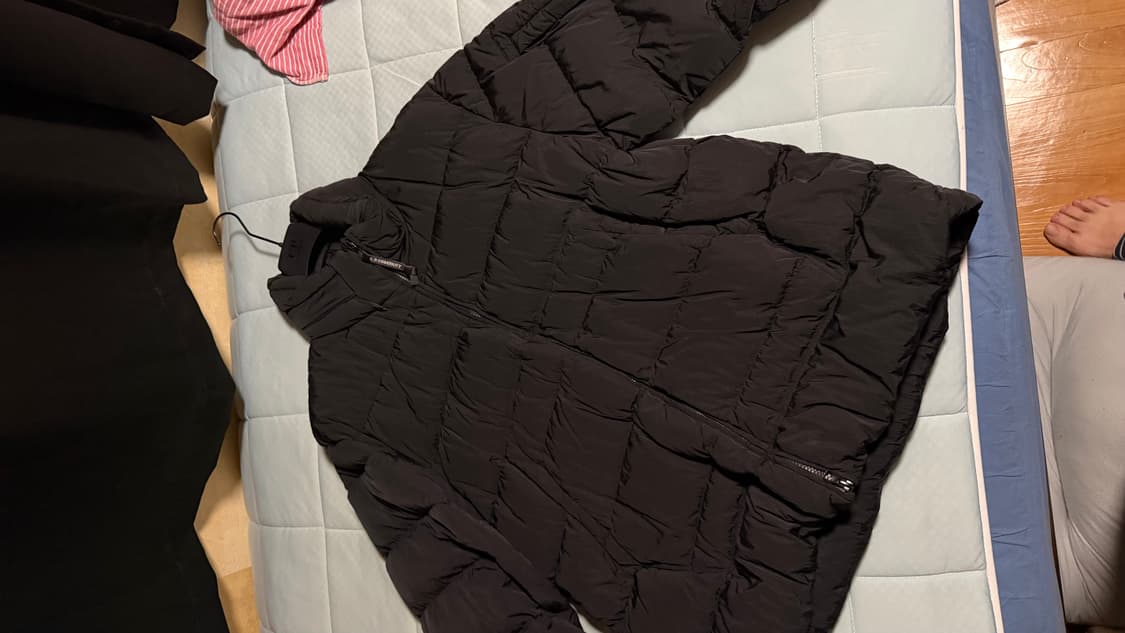 CP컴퍼니 에코 크롬 R 다운 자켓 블랙 23FW 56사이즈 상품이미지1