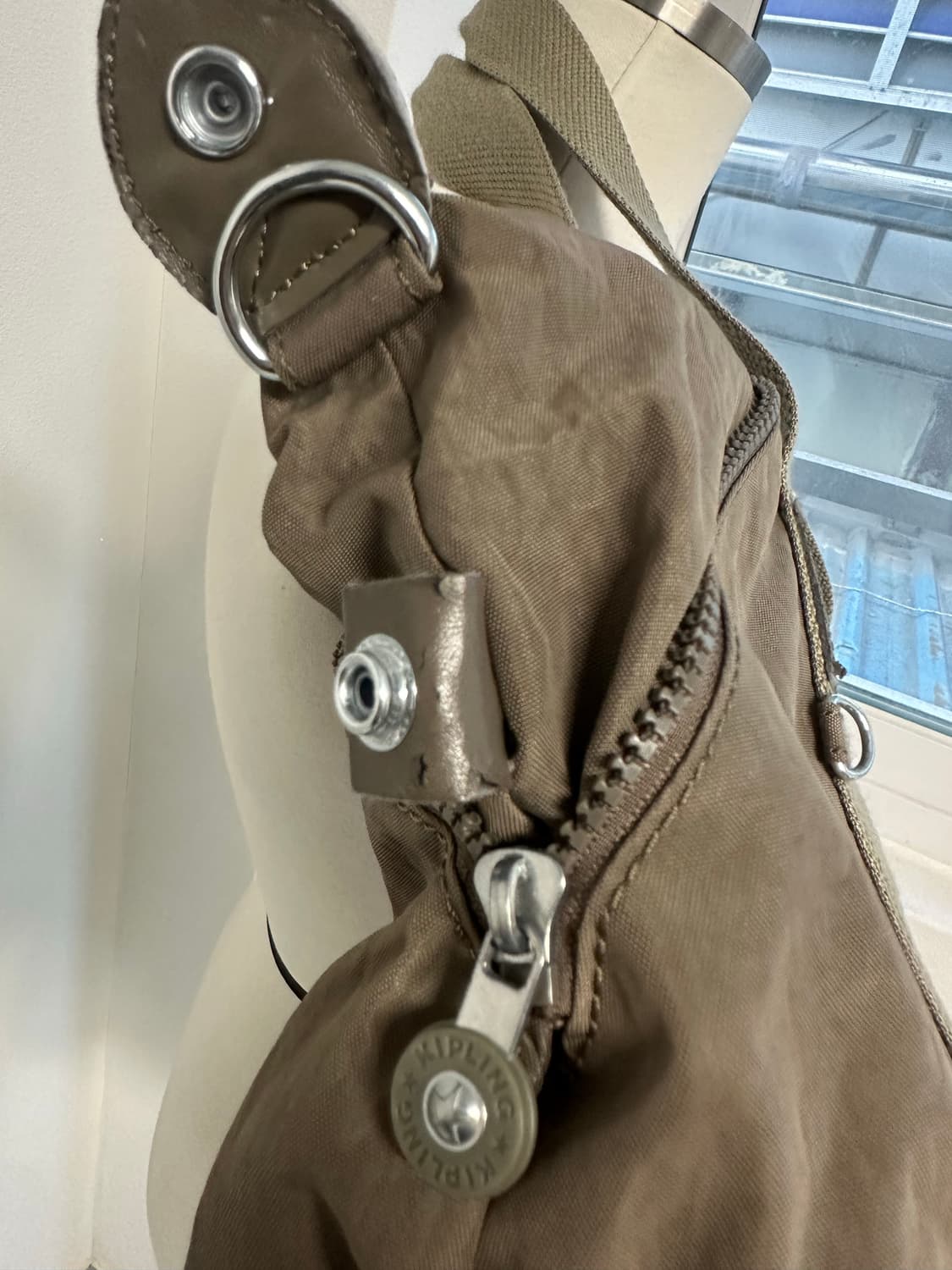 키플링 카키 토트백 상품이미지7