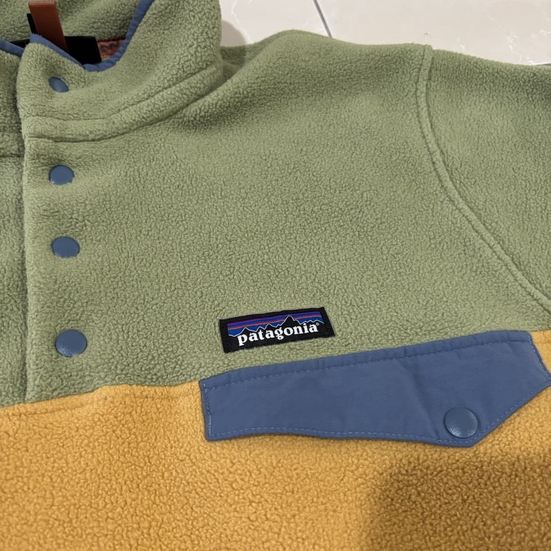 10s 파타고니아 신칠라 스냅-T 카키/머스타드 상품이미지3