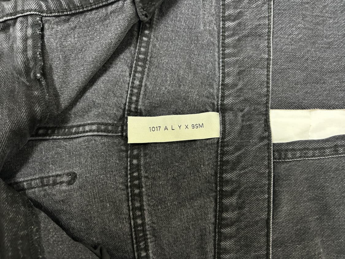 1017 ALYX 9SM Wide Jeans Washed Black 상품이미지7