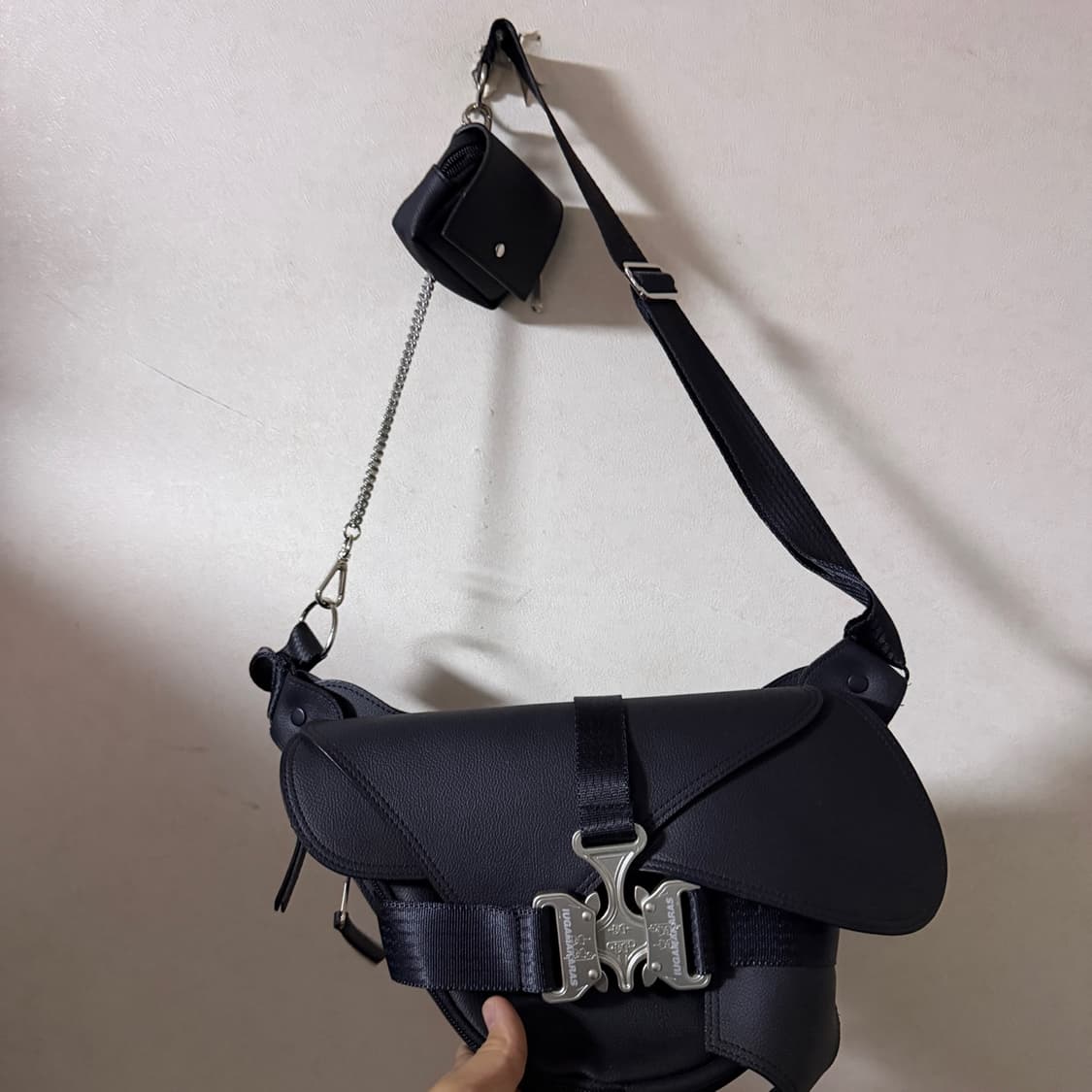 이우가마카라스 메신져크로스백 상품이미지1