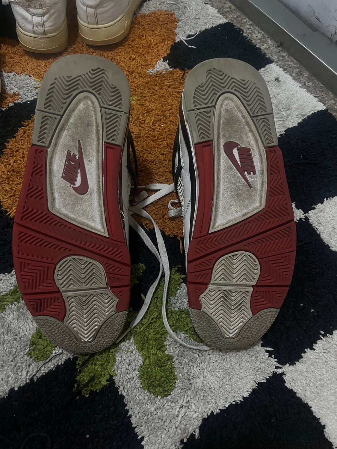 조던4 레트로 OG 파이어레드 상품이미지3