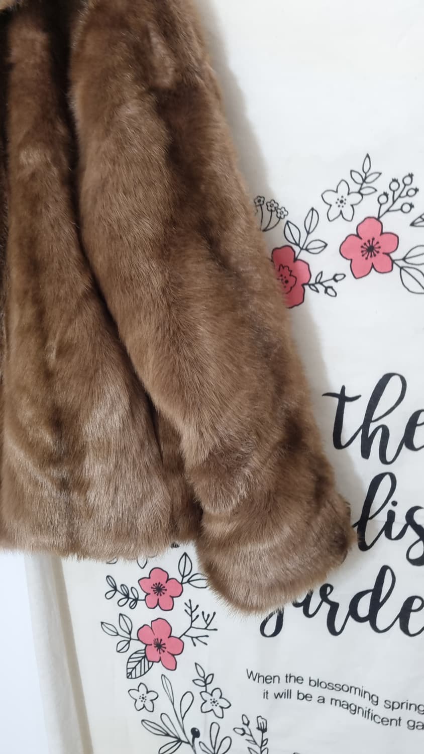 WE ARE 브라운 퍼 코트 F 상품이미지5