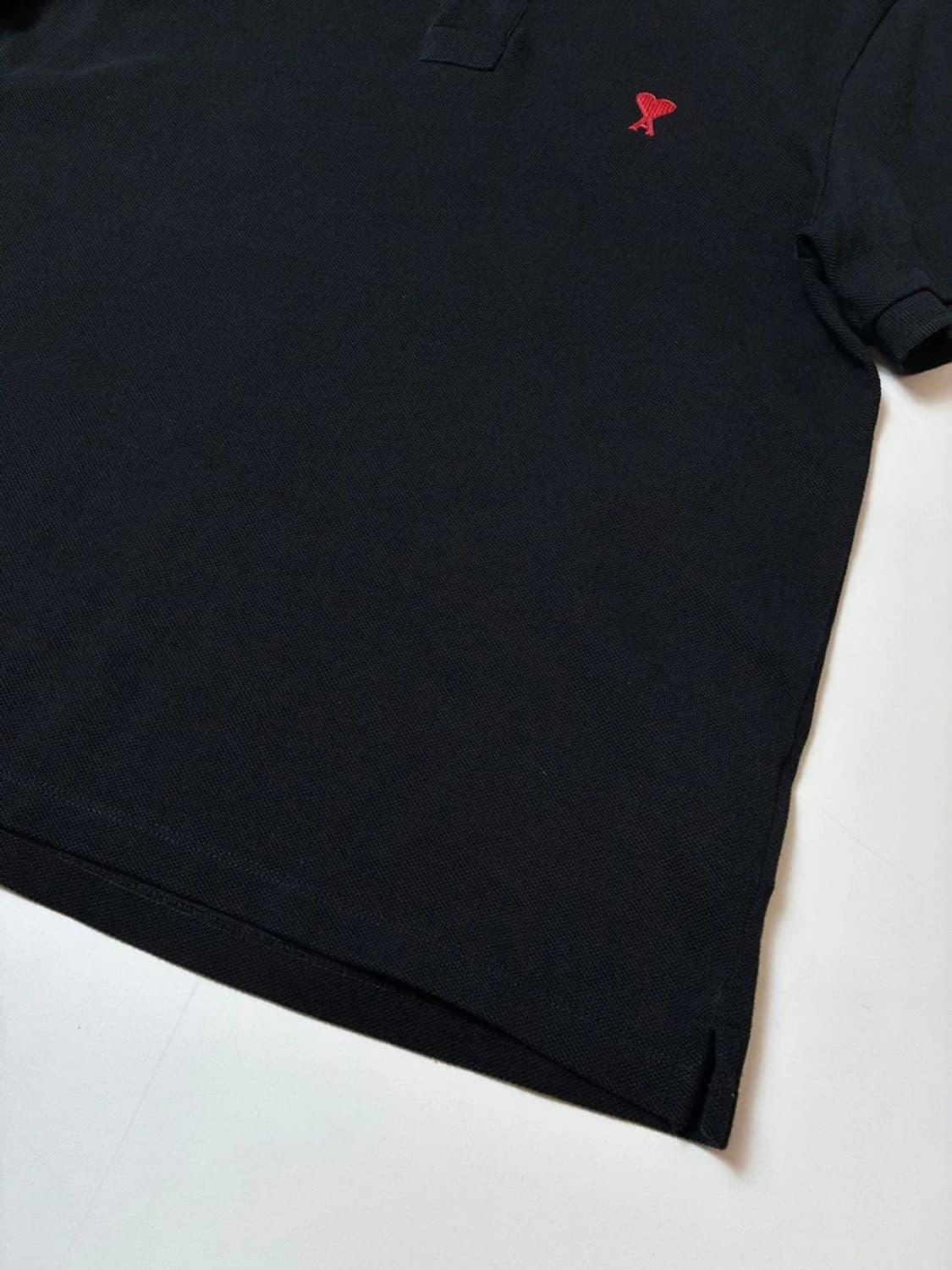 아미 AMI 스몰 하트 로고 폴로 반팔 티셔츠 PN9598 상품이미지4