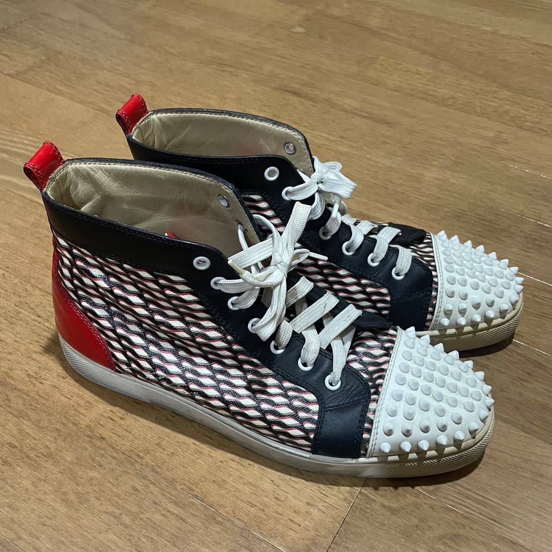 크리스찬 루부탱 스파이크 올라토 하이탑 스니커즈 275 상품이미지1