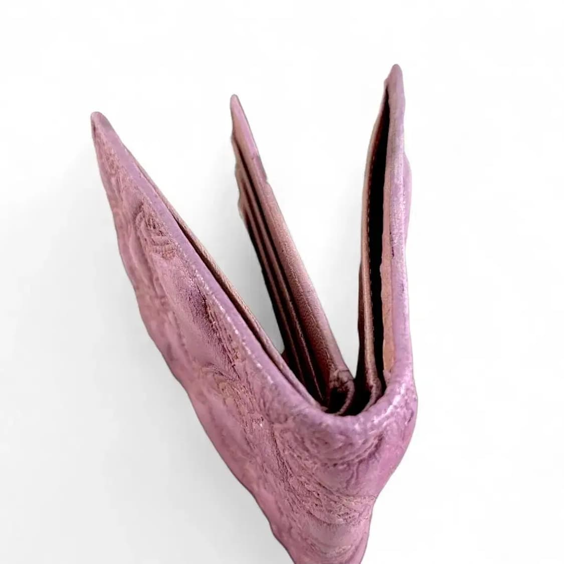 비비안 웨스트우드 엠보싱 패턴 펑키 지갑 상품이미지8