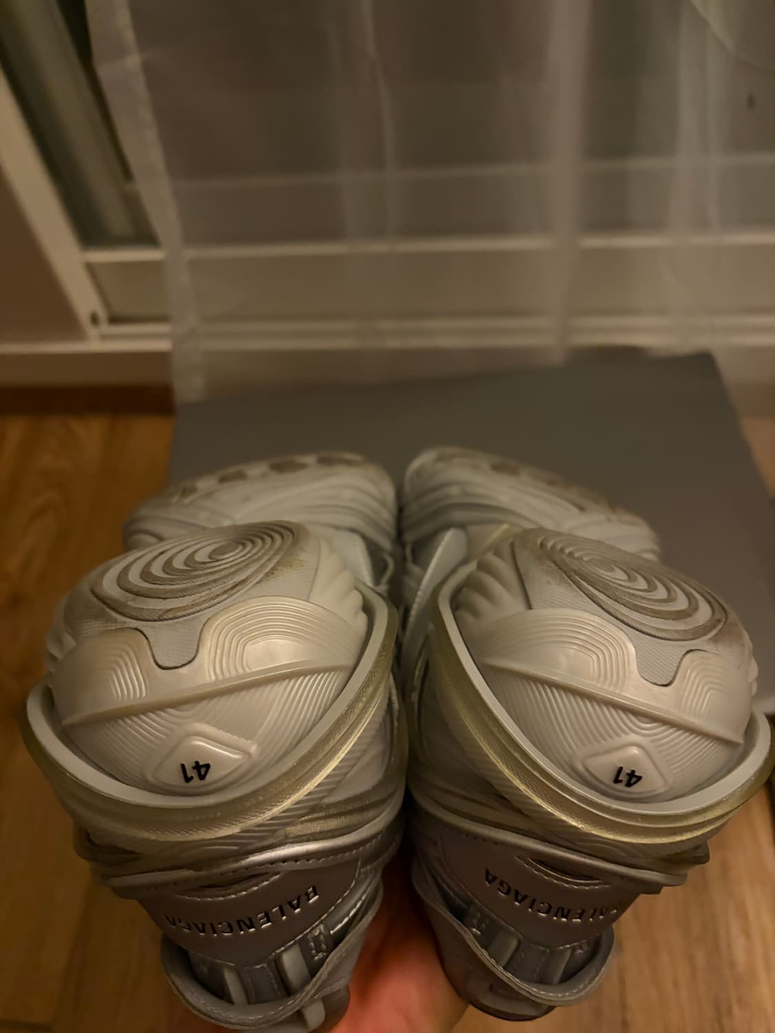 발렌시아가타이렉스41사이즈실버풀박스 상품이미지4