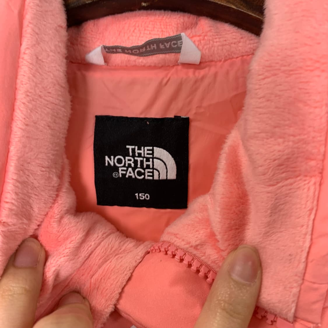 노스페이스 로고 핑크 조끼 패딩 상품이미지10