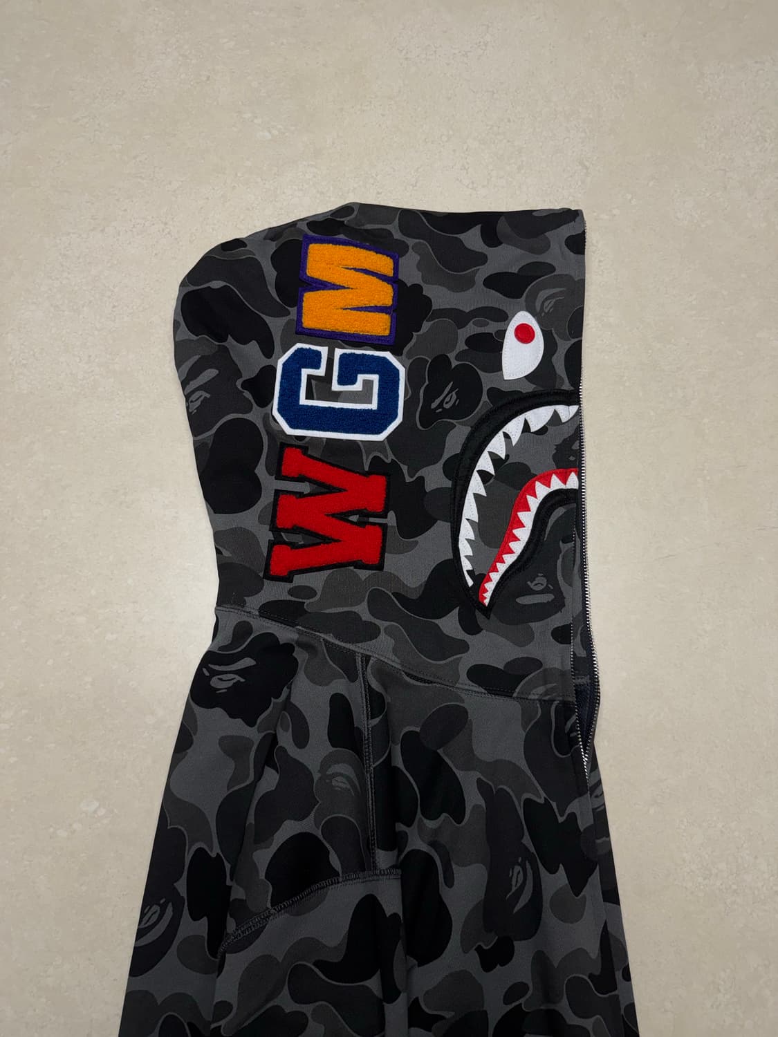 베이프 ABC 샤크 후드집업 흑계 상품이미지1