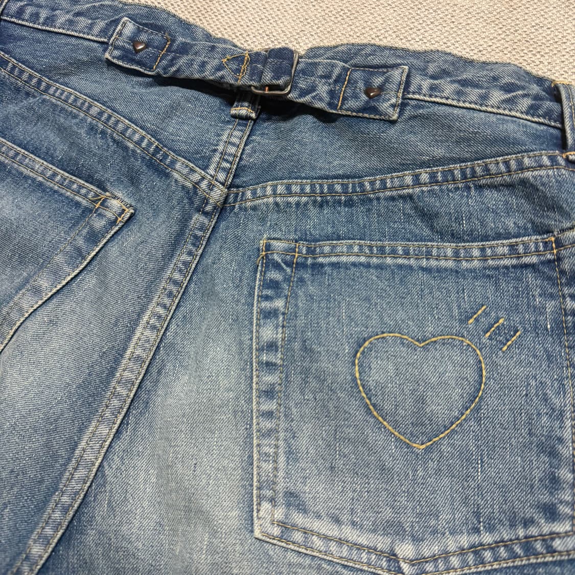 휴먼 메이드 하트 자수 스트레이트 데님 팬츠 퓨처 인디고 상품이미지8