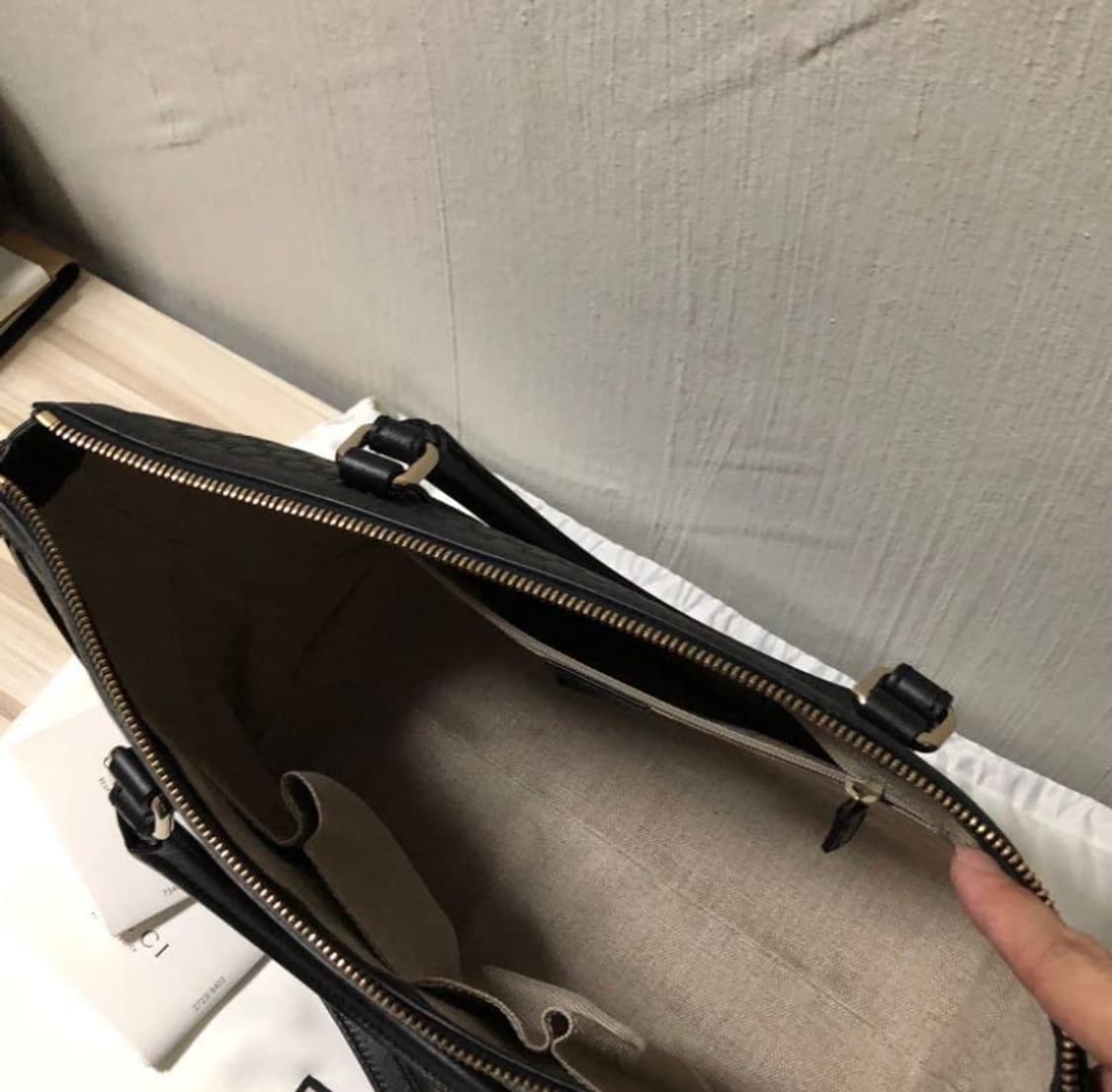 [정품] 구찌 클래식 시그니처 레더 토트백 상품이미지4