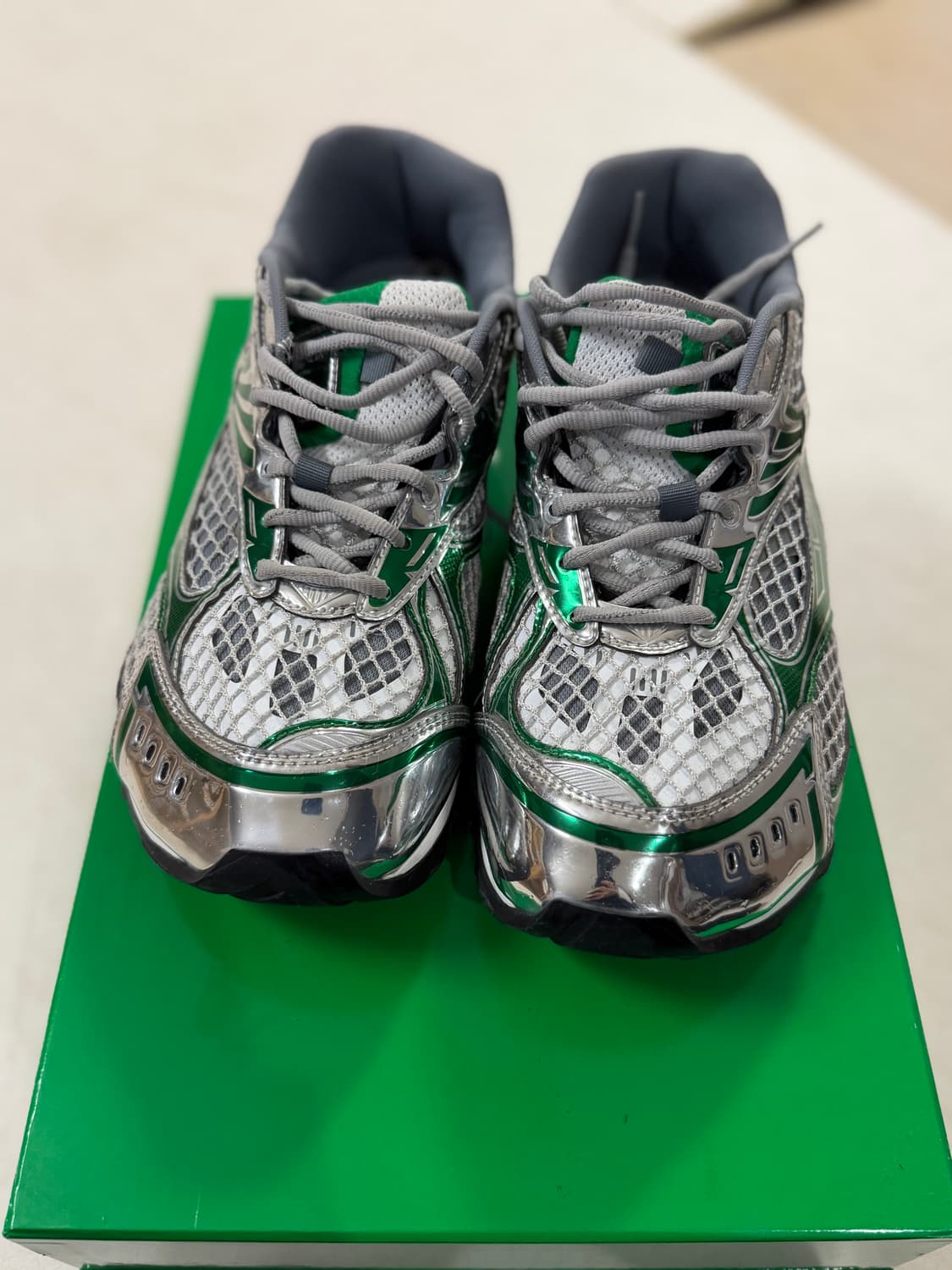 보테가베네타 오르빗 실버 패러킷 43sz 상품이미지1