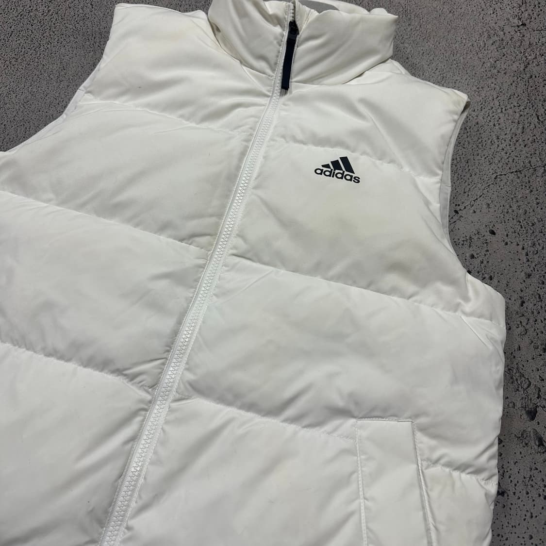✨ (바배) 아디다스 화이트 덕다운 베스트 패딩  상품이미지6