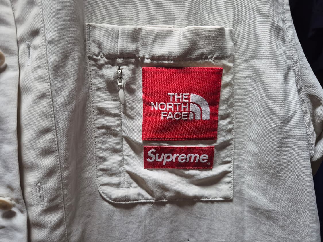 슈프림 X 노스페이스 트래킹 숏 슬리브 셔츠 L(크림 구매 정품) 상품이미지3