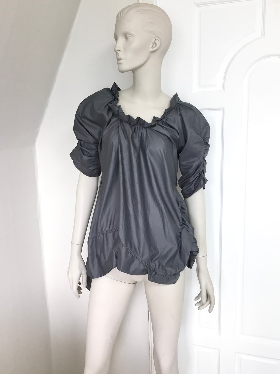 Asymmetric gray Volume Shirring  Top  상품이미지2