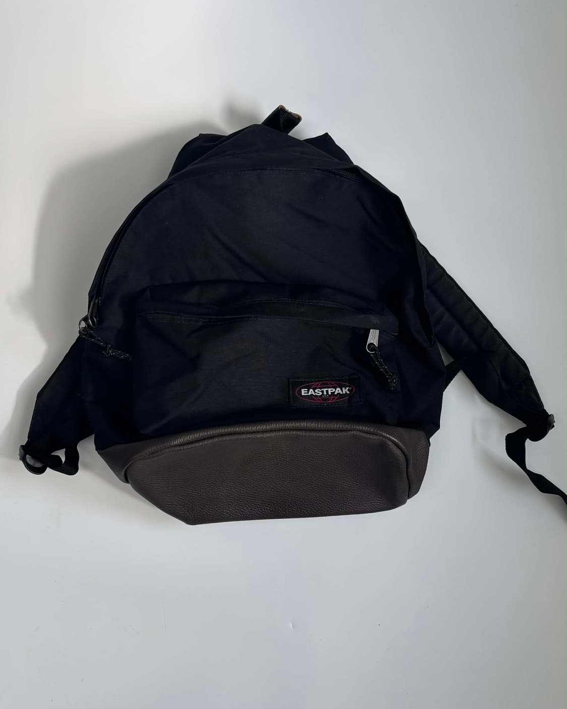 이스트팩 가죽 백팩 블랙 상품이미지1