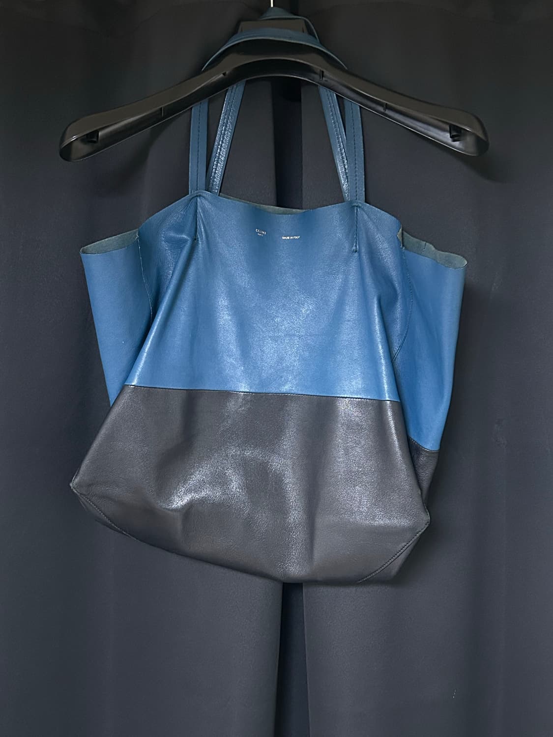 셀린느 카프스킨 카바스 토트백 상품이미지1