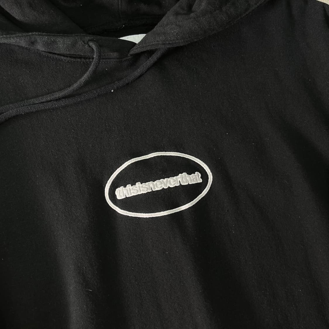 95  디스이즈네버뎃 자수 로고 후드티 상품이미지2