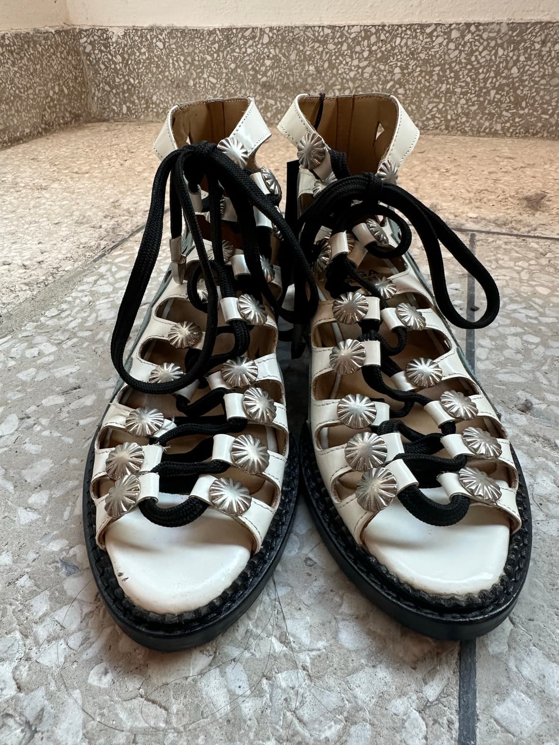 Toga pulla western cut out detail sandle 상품이미지3