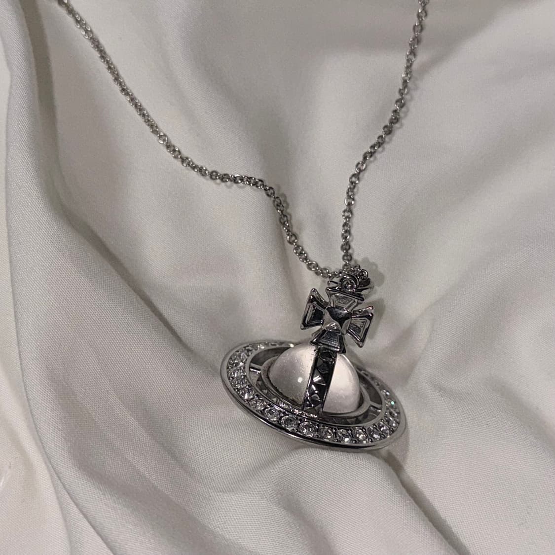 비비안웨스트우드 피나 입체 orb 목걸이 상품이미지2