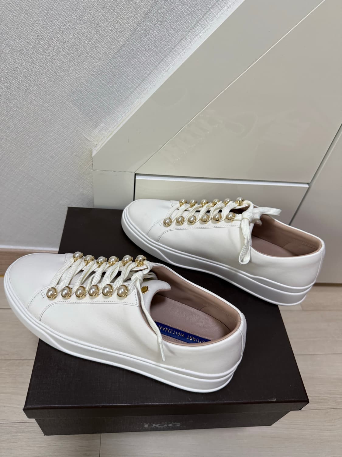 스튜어트 와이츠먼 진주 스니커즈 38사이즈 상품이미지5