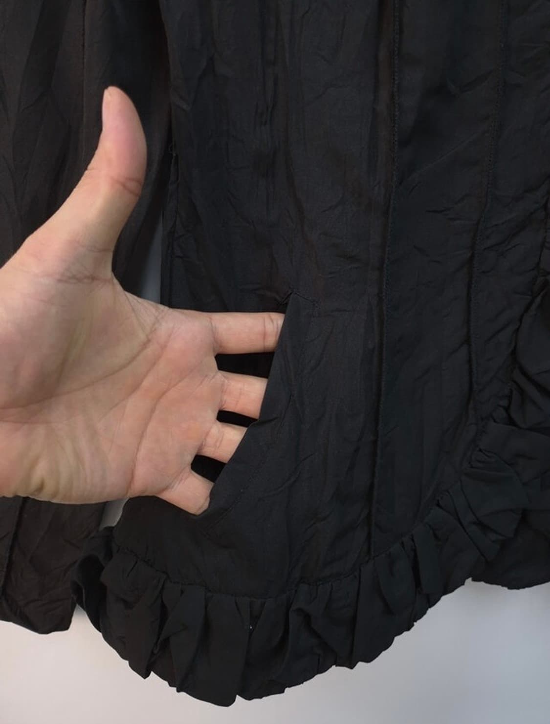 꼼데가르송 st 러플 플라워 디테일 셔링 블라우스 상품이미지4