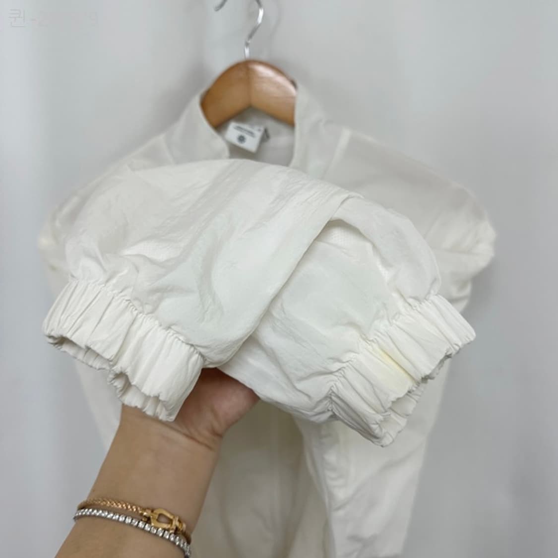 나이키 여자 바람막이 자켓 화이트 XS 상품이미지4