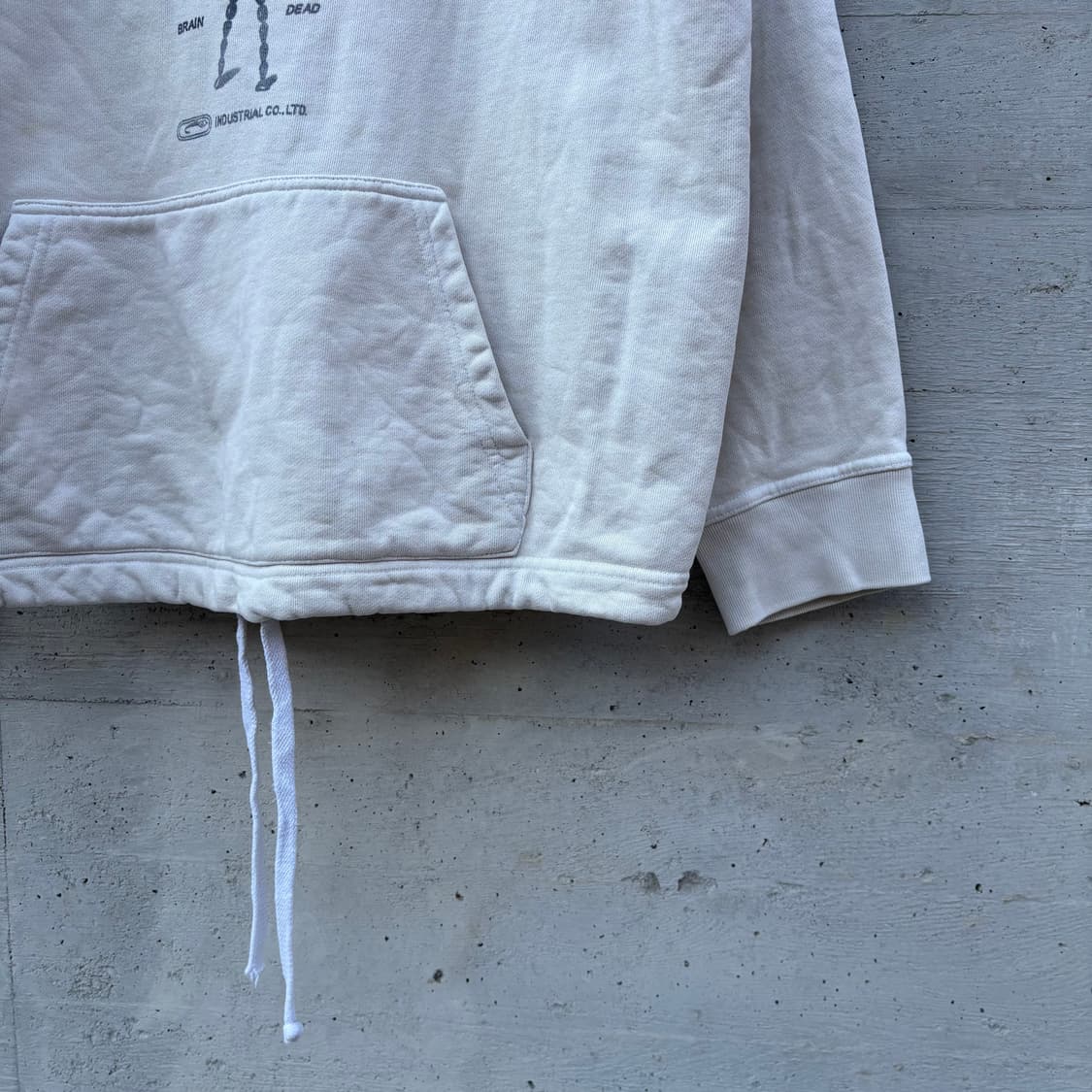 브레인데드 모크넥 오프화이트 스웻셔츠 상품이미지4