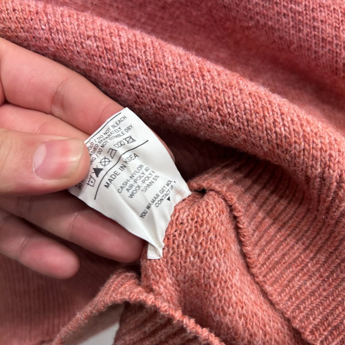 코튼 케시미어 슬림 크롭 부클 니트 상품이미지4