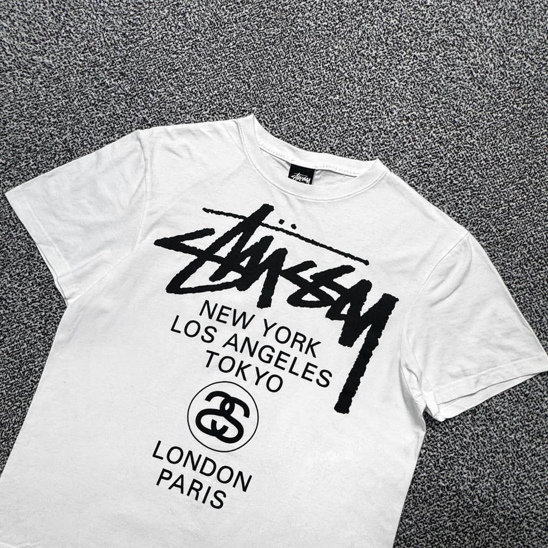 Name : 스투시 월드투어 시그니처로고 화이트 반팔티 :) 상품이미지3