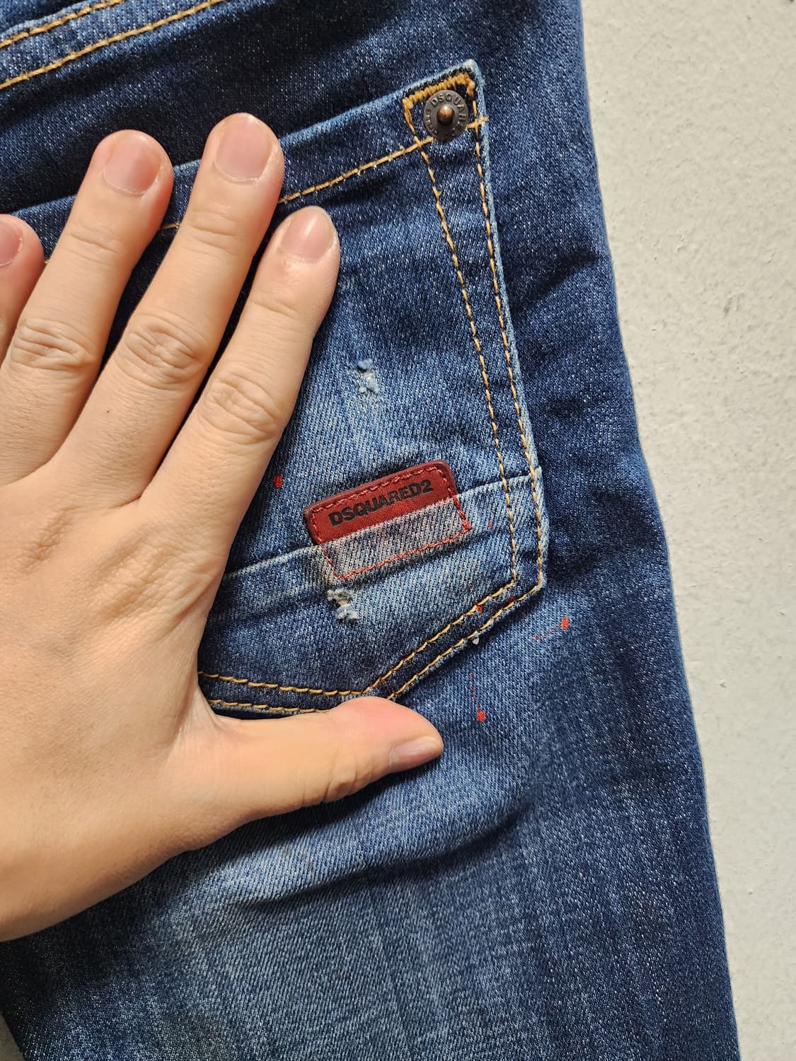 디스퀘어드2 데님 밑단지퍼 디테일 데미지 청바지 상품이미지4