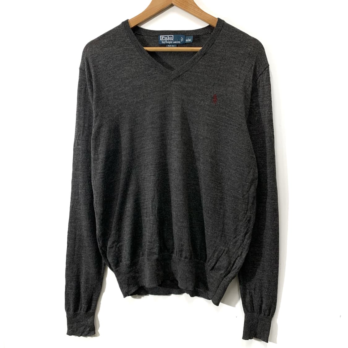 폴로 그레이 브이넥  니트 상품이미지1