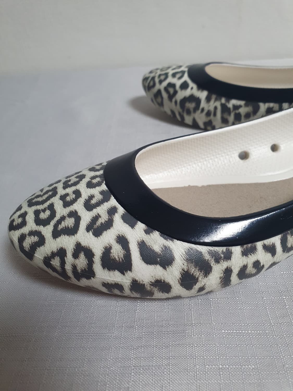 크록스 리나 그래픽 플랫슈즈 레오파드 230mm 상품이미지7