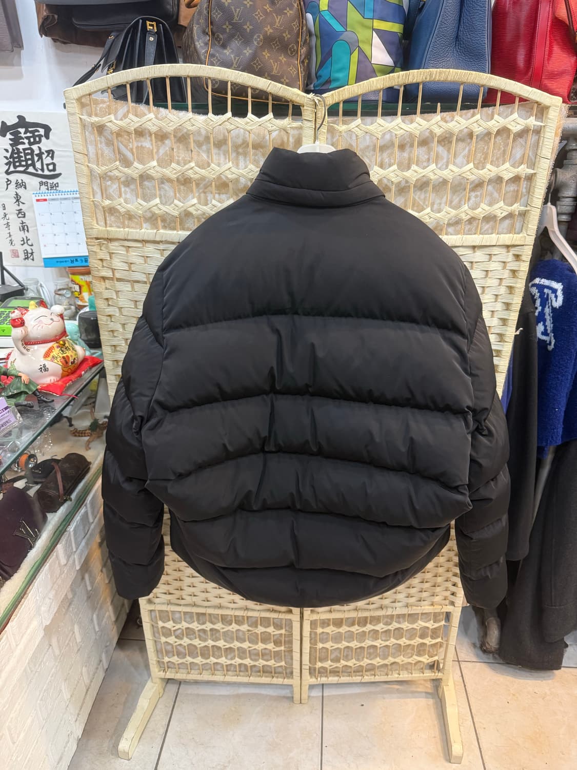 50/105 정품 발렌시아가 C컬패딩 팝니다 상품이미지7