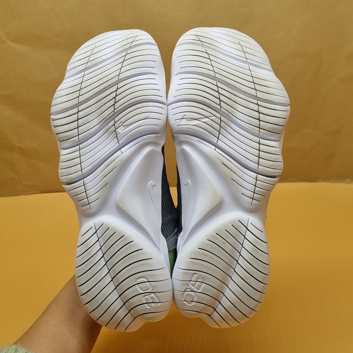 나이키 프리 런 플라이니트3.0 런닝화255 상품이미지3