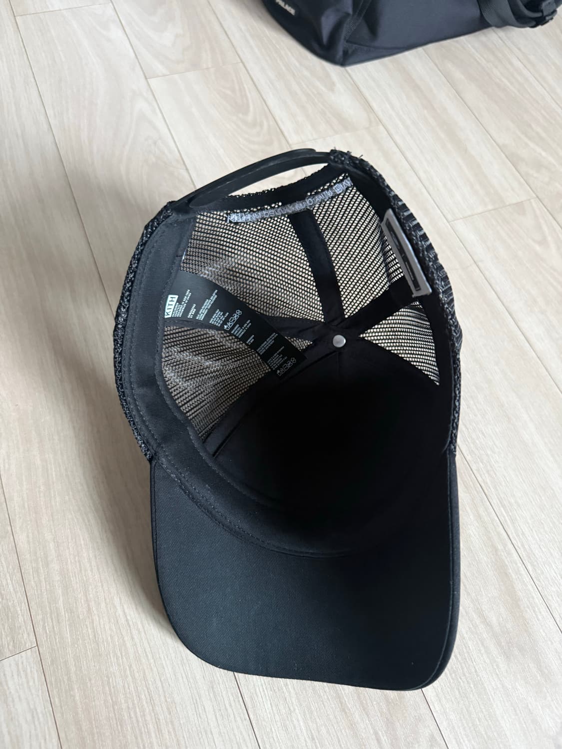 kith x bmw 트러커 캡 상품이미지2