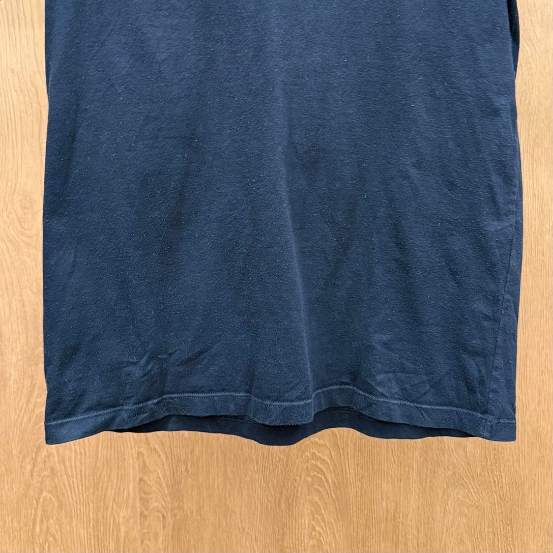 질샌더 브이넥 코튼 반팔 티셔츠 미니멀 백로고 디테일 블랙 상품이미지5