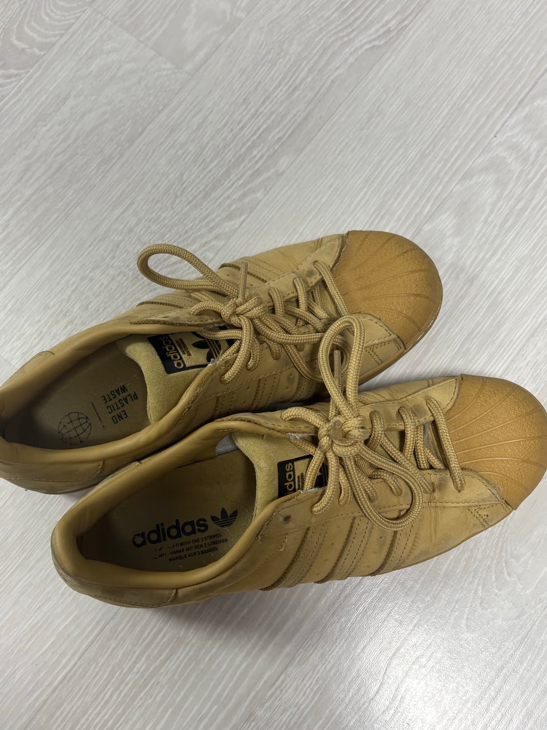 275 사이즈 아디다스 슈포스타 골든 베이지 상품이미지3