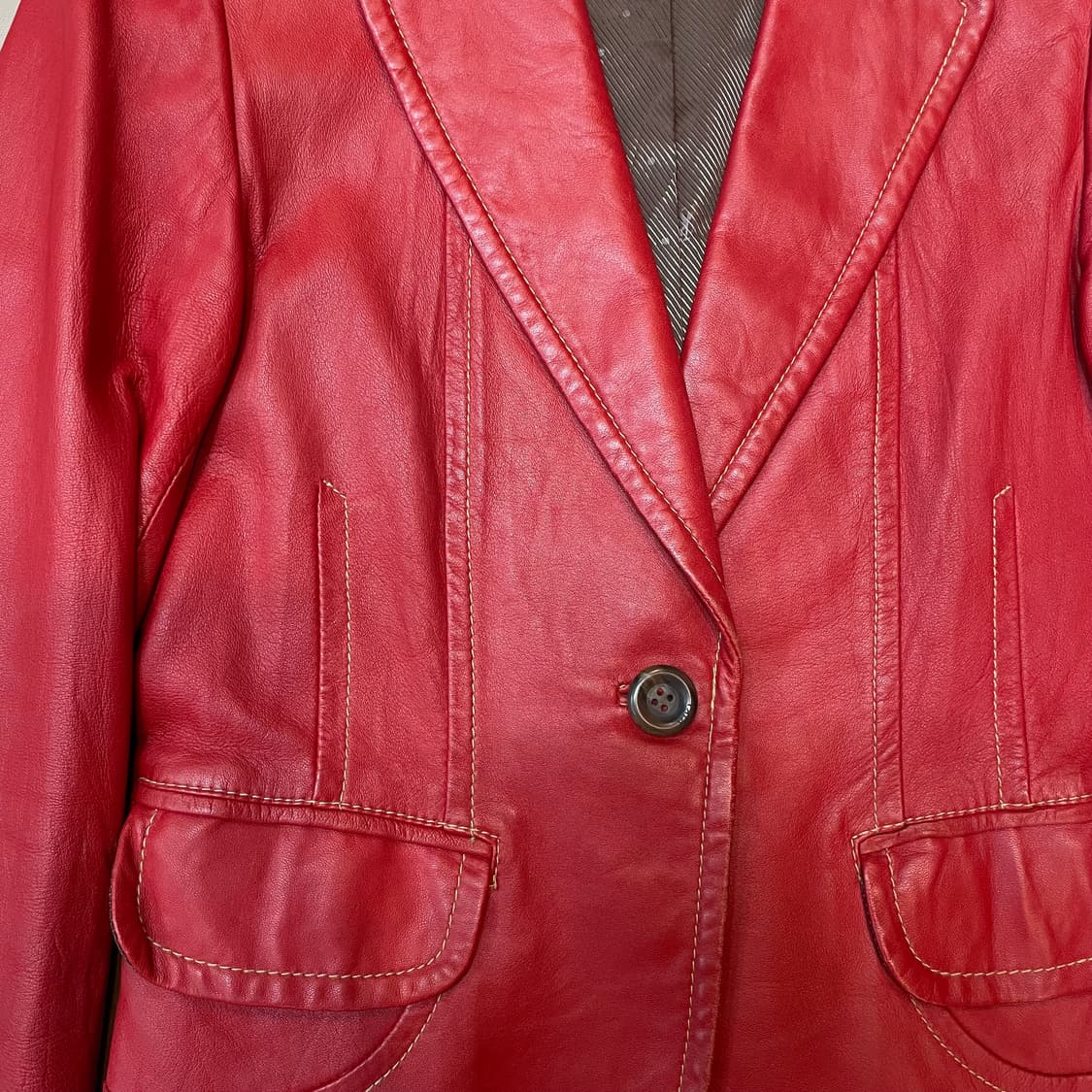 VIKI) 레드 스티치 램스킨 싱글 블레이저(66) 상품이미지2