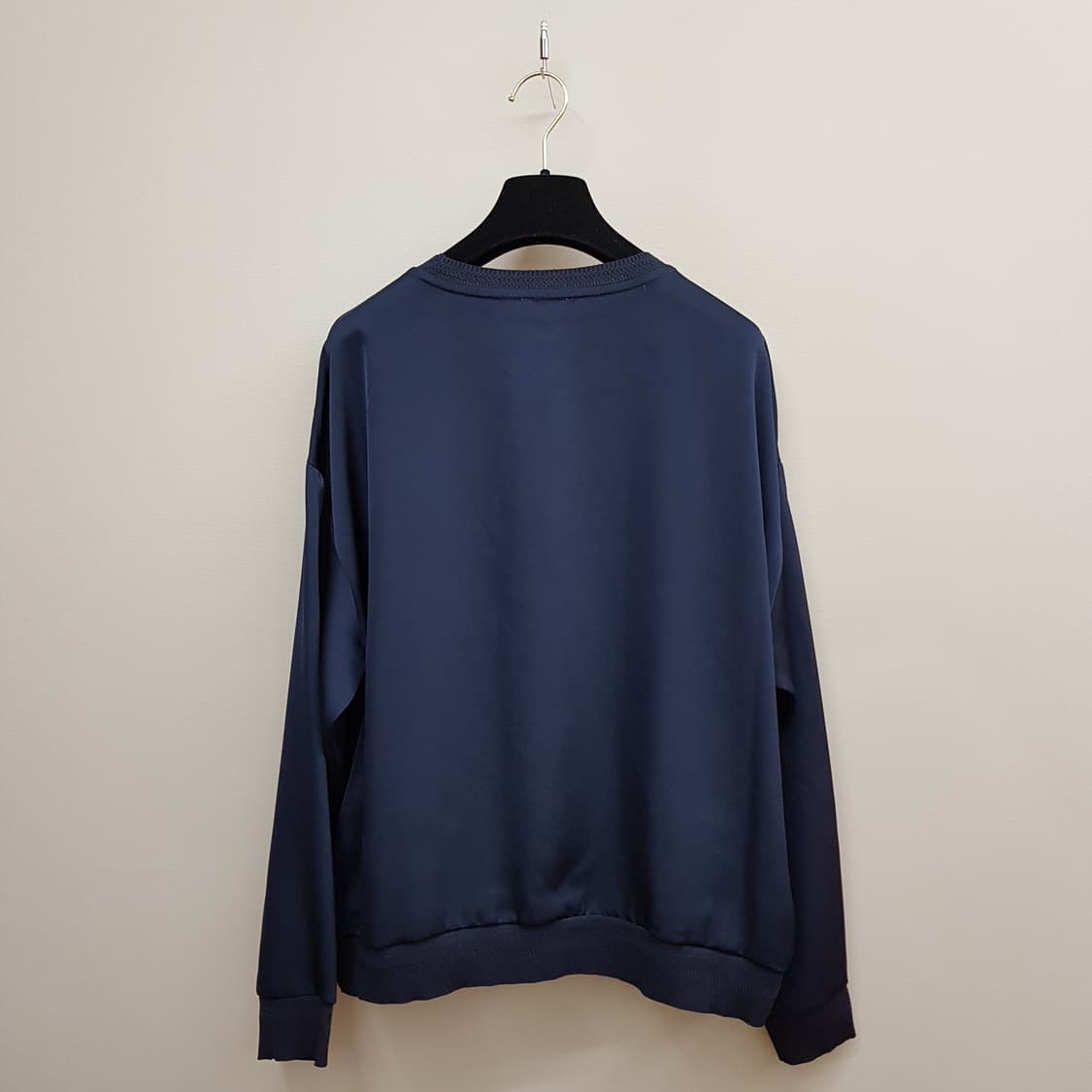 에스까다 2024 화이트 라벨 로고 맨투맨 L사이즈 상품이미지4