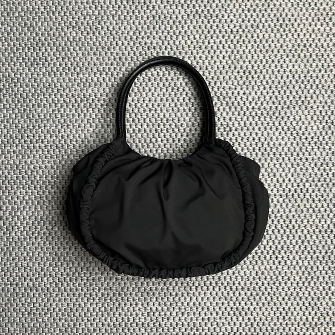 요지야마모토 셔링 토트백 BK 상품이미지1