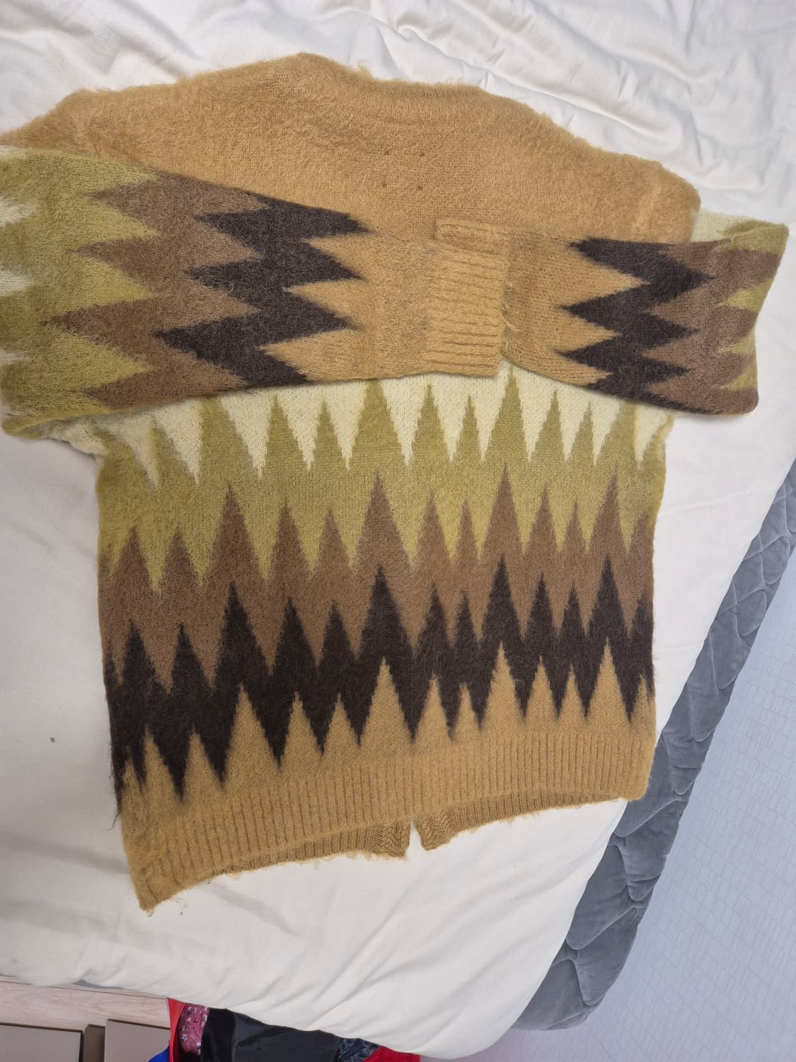 니들스 모헤어 가디건 M사이즈 판매합니다. 상품이미지3