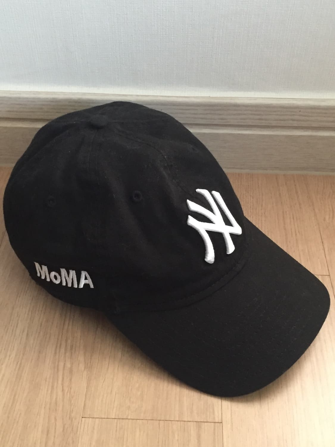 뉴에라x모마 볼캡 상품이미지1