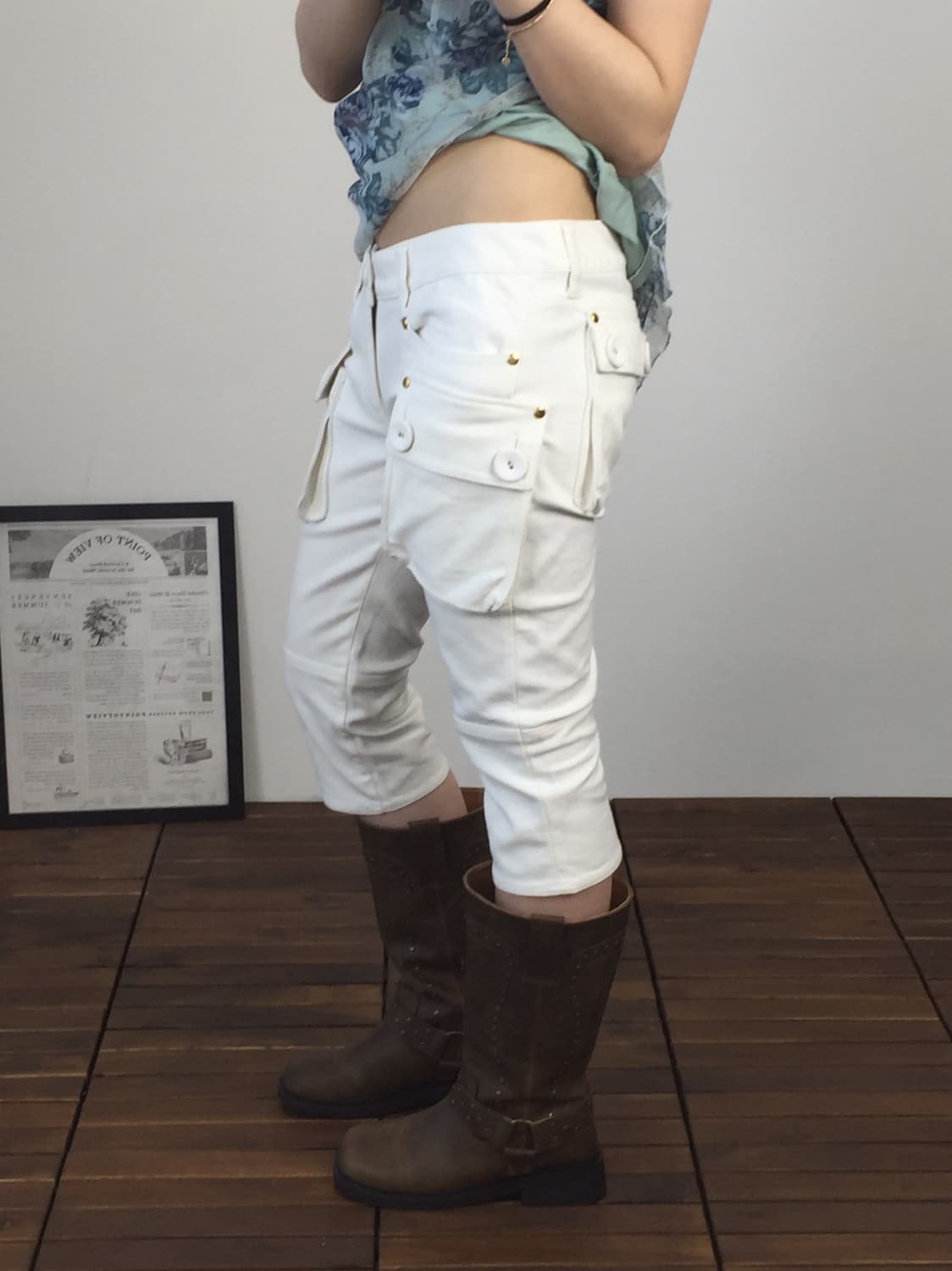 'Chocolate' White Capri Pants 상품이미지2